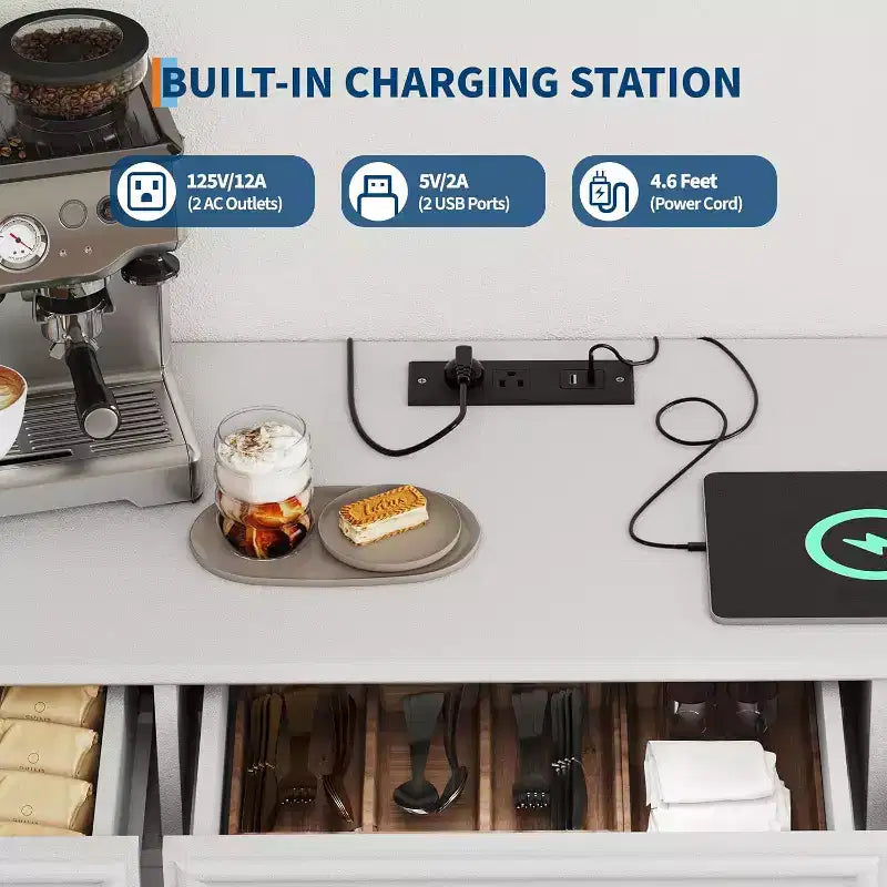 Buffet de rangement 63 po avec station de recharge, meuble de rangement de cuisine en bois, 3 tiroirs, 4 portes et étagères réglables pour salle à manger